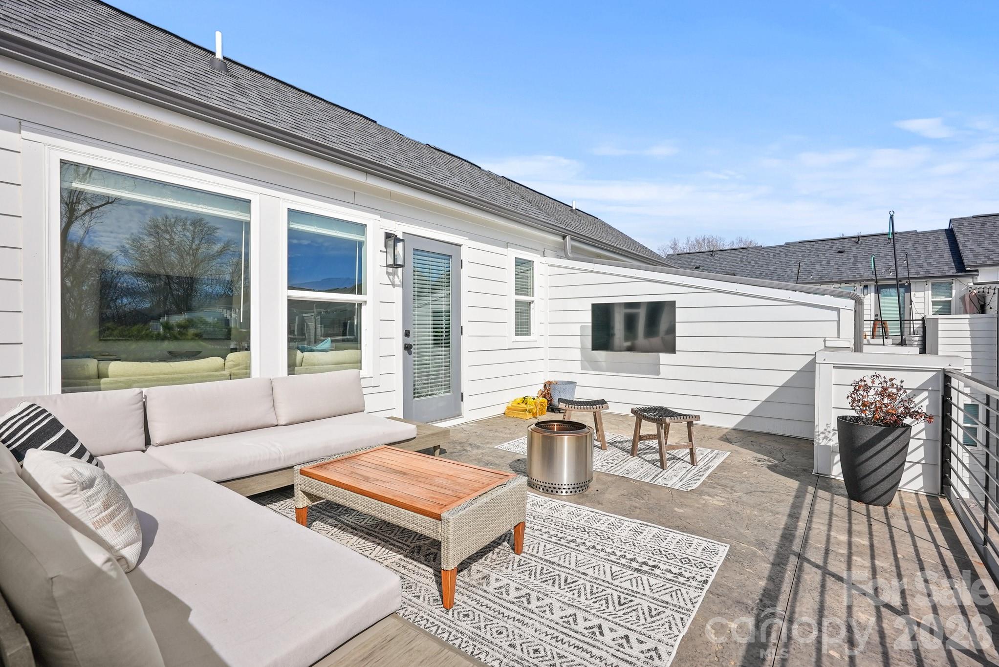 LOSO Terraces - Residential