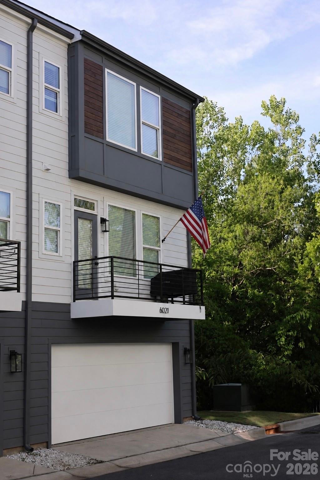 LOSO Terraces - Residential