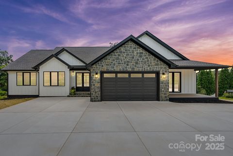 68 Fullam Lane Mills River NC 28759