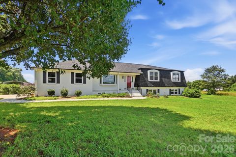 Photo of 130 Watts Farm Lane, Mooresville, NC 28115 (MLS # 4392716)