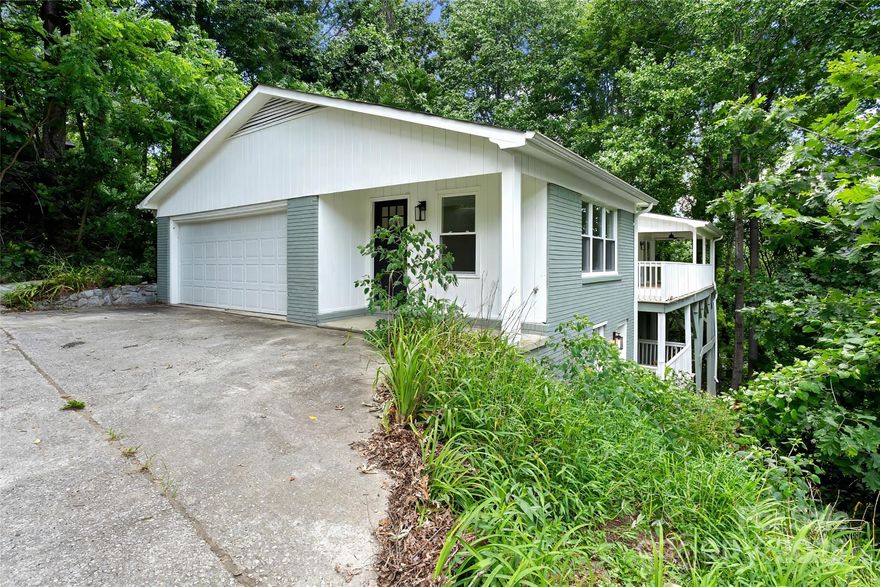 Owner Financing Available!! Call for details!!This beautifully updated home features new flooring, renovated bathrooms and kitchen, and fresh paint throughout. The open-concept main level offers seamless flow between the dining and living areas,ideal for entertaining.The stunning kitchen boasts brand-new cabinets, quartz countertops, a farmhouse sink with pot filler, and an oversized island with bar seating.
The spacious living room features a brick fireplace, mountain views, and access to a huge deck—perfect for relaxing or hosting guests.The main-level primary suite includes a beautifully updated en suite bath with a luxury walk-in shower.
Downstairs,enjoy a large den/family room—perfect for a playroom,home theater, or private retreat,two generously sized bedrooms, a full bath, and a balcony with sweeping mountain views.
This home offers the perfect balance of privacy, space, and location.
Located in Long John Mountain Estates—just 10 minutes from shopping, dining, and amenities.