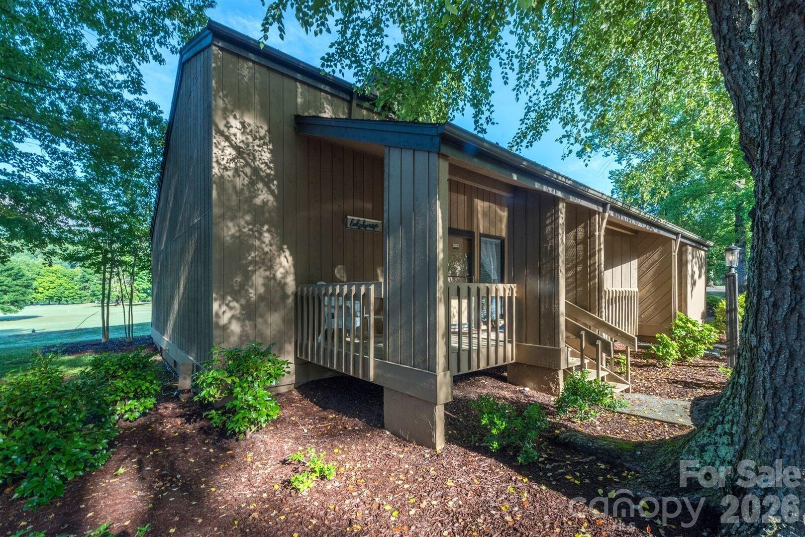 156 W Lake Drive S 1301