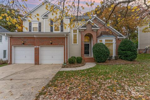 Photo of 5923 Swanston Drive, Charlotte, NC 28269 (MLS # 4320443)