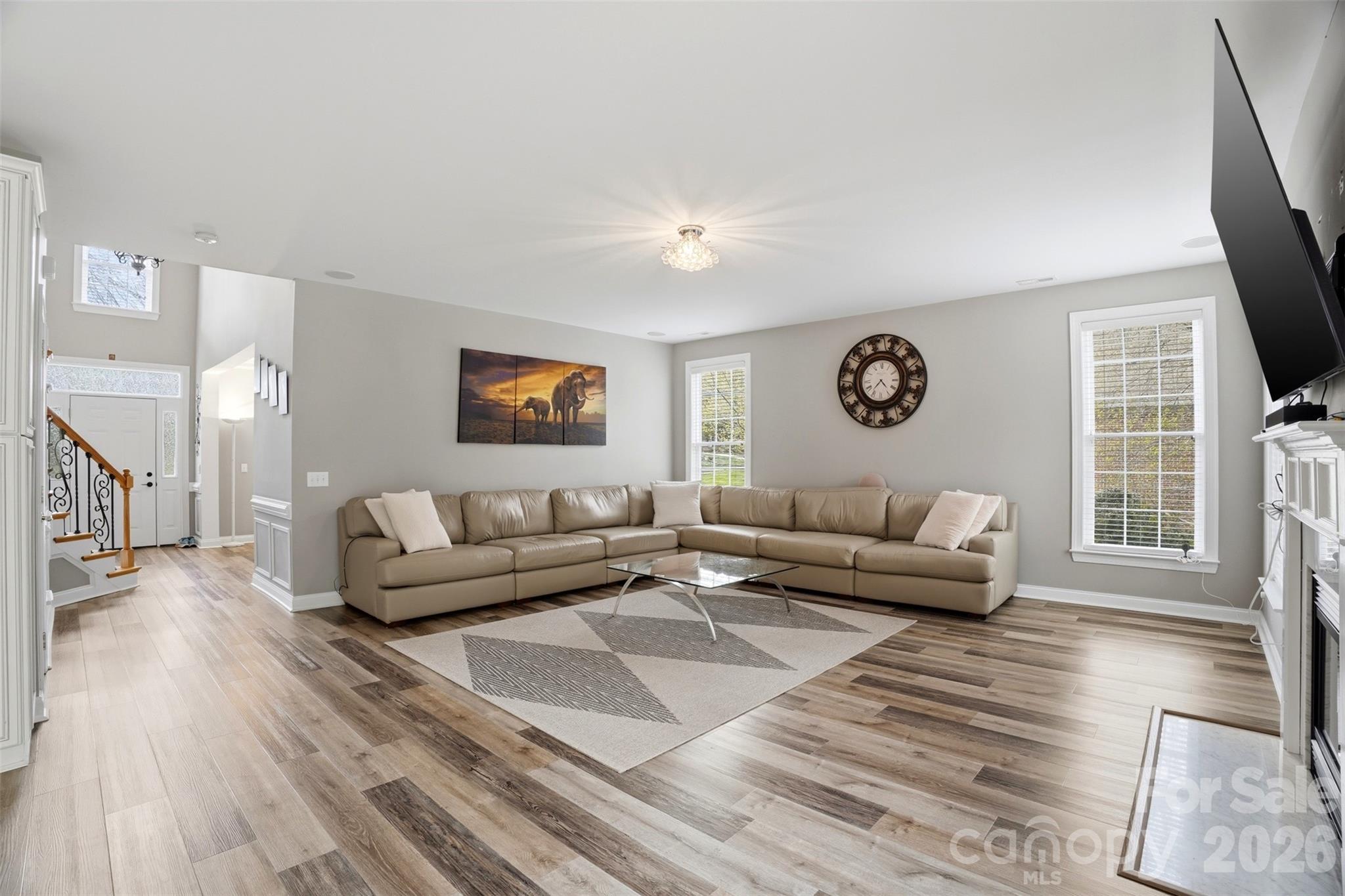 1711 Crestgate Drive