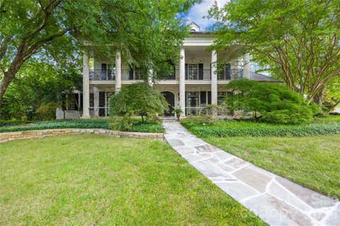 Photo of 4523 Fox Brook Lane, Charlotte, NC 28211 (MLS # 4401054)