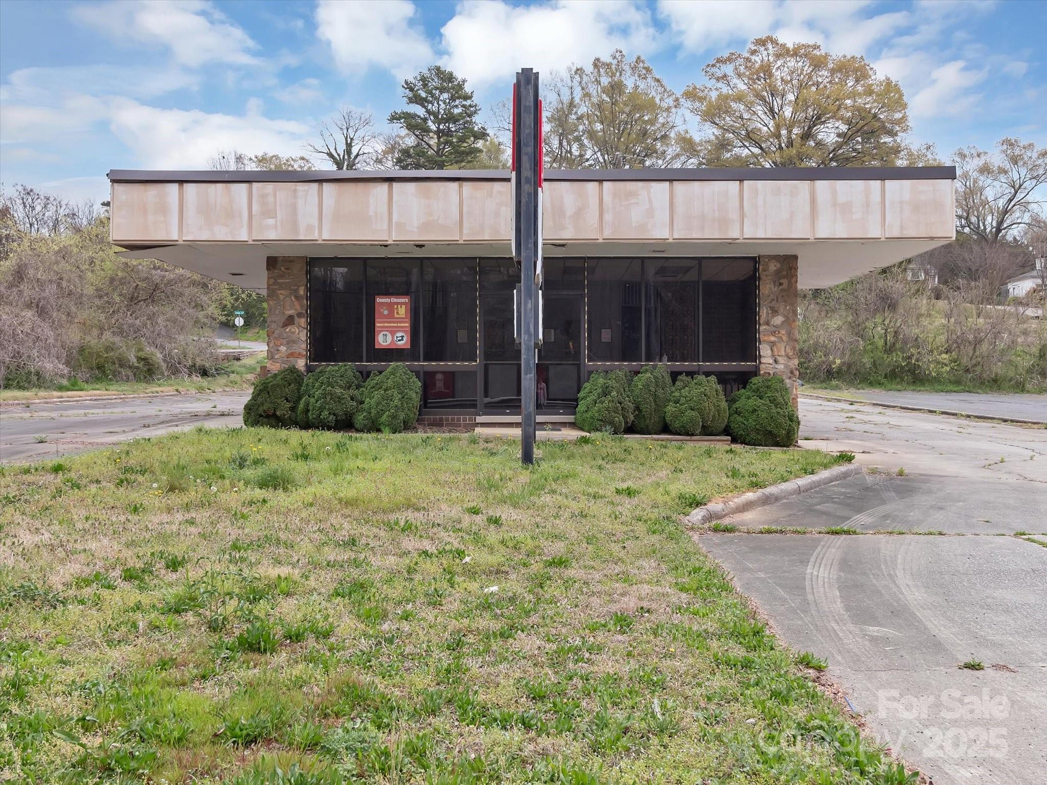 225 SE Branchview Drive SE