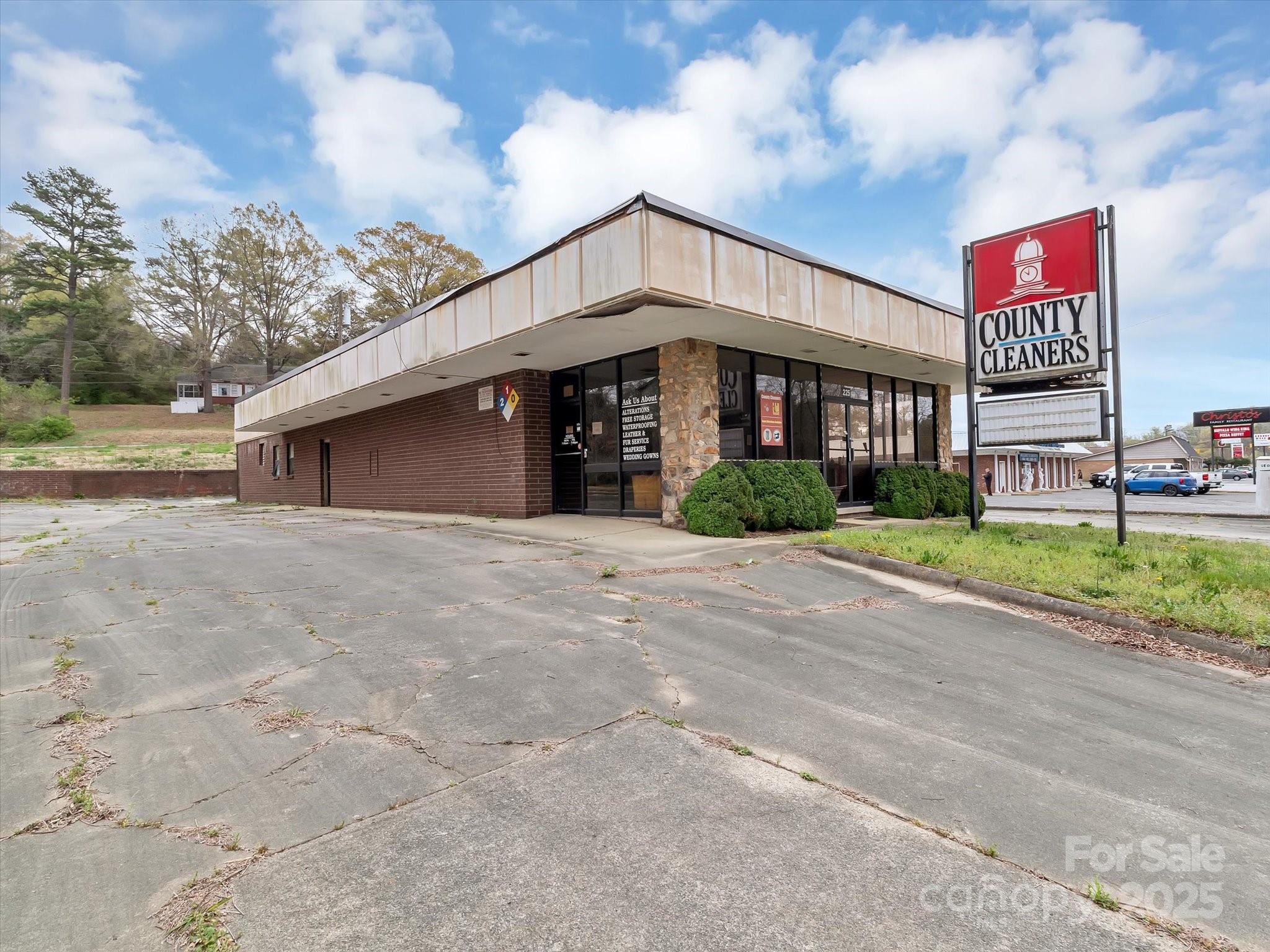 225 SE Branchview Drive SE