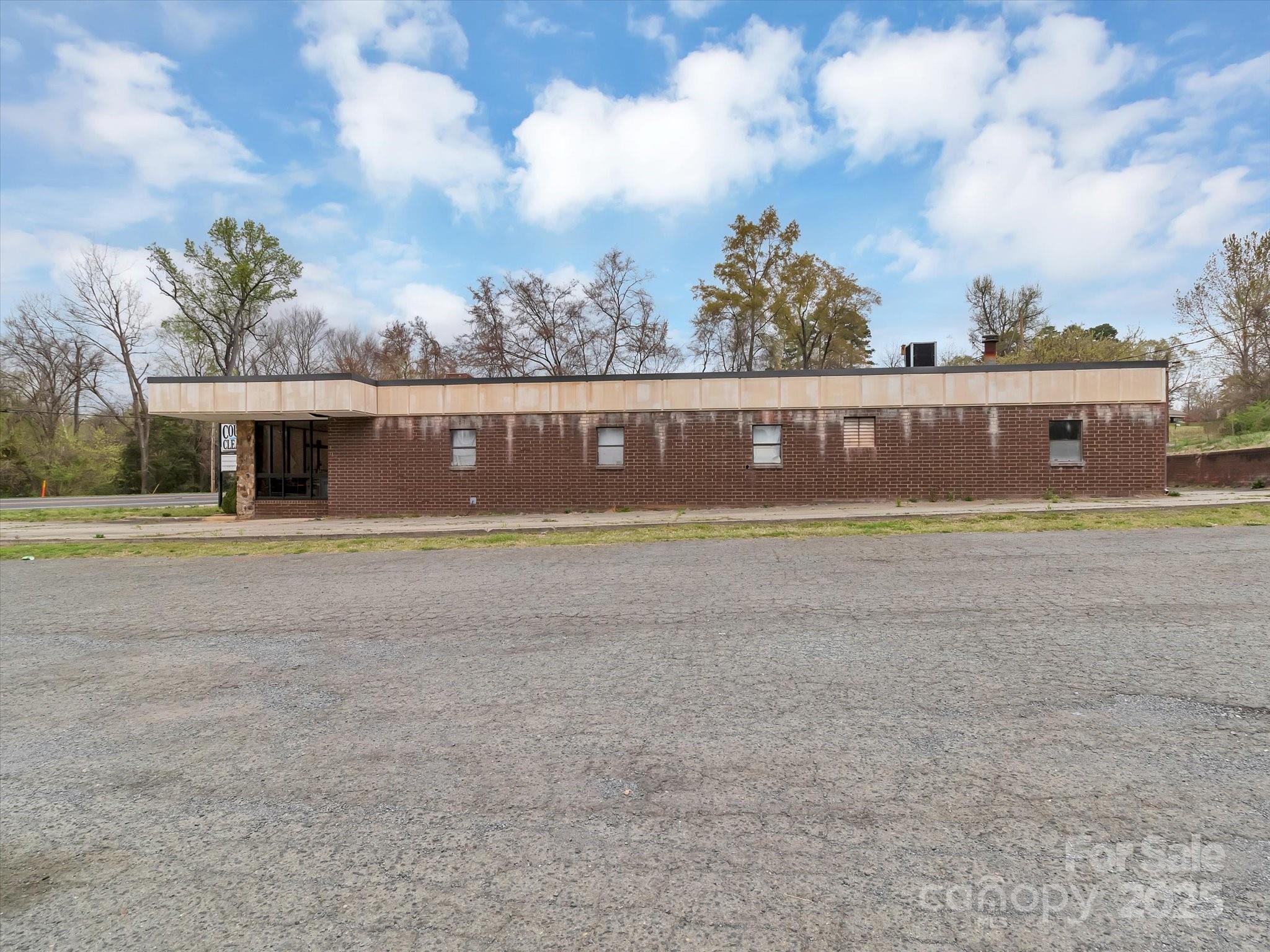 225 SE Branchview Drive SE