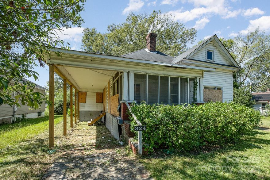 Back on market as buyer got cold feet. Investor Special! Unlock the Potential of This Rock Hill Gem! This charming brick home, full of potential, is ready for your vision and creativity. With a sturdy brick facade and a spacious layout, this property is an ideal choice for savvy investors and DIY enthusiasts alike, looking to capitalize on a promising opportunity in a desirable location.
Schedule a viewing today and start envisioning the endless possibilities!