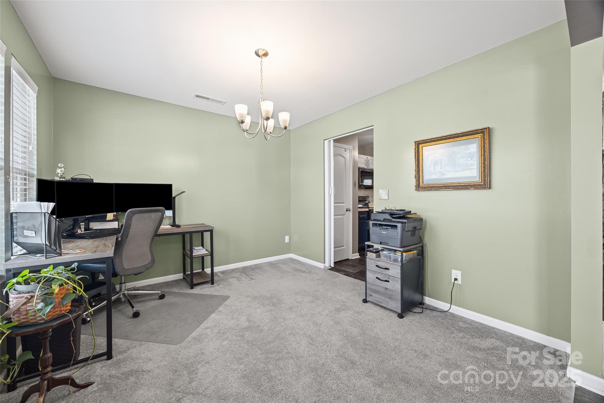 903 Von Buren Boulevard