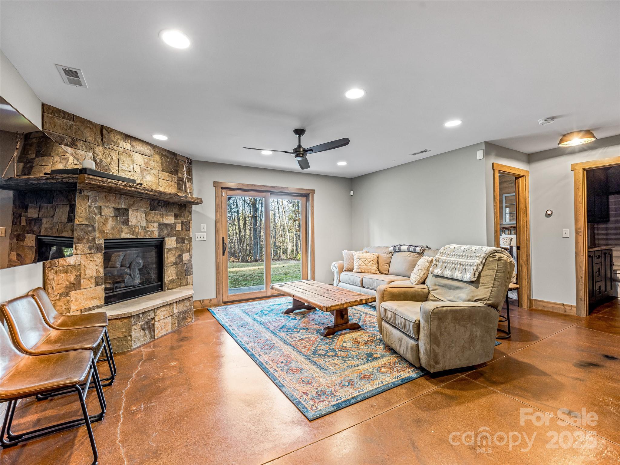 Headwaters Lake - Residential