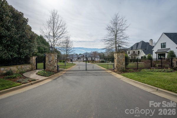 504 BEAR PAW DR, WAXHAW, NC 28173 - Image 9e75ca45a778f02fa3ad4a2f4b09b86d/1541099854