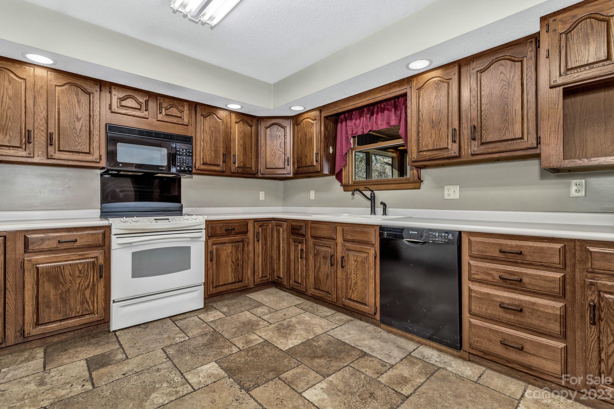 High Meadows - Residential