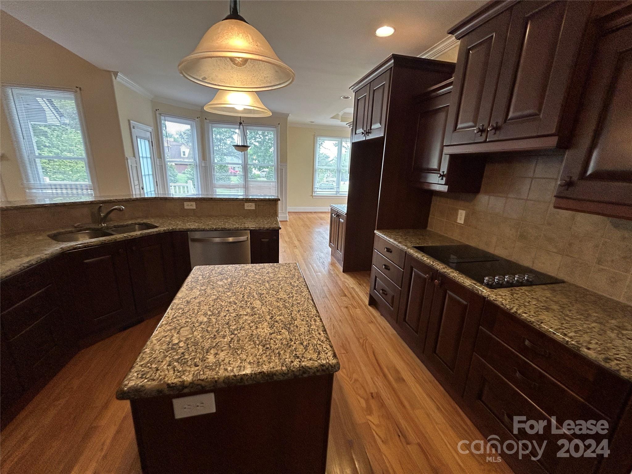 Paramount Shores - Residential Lease