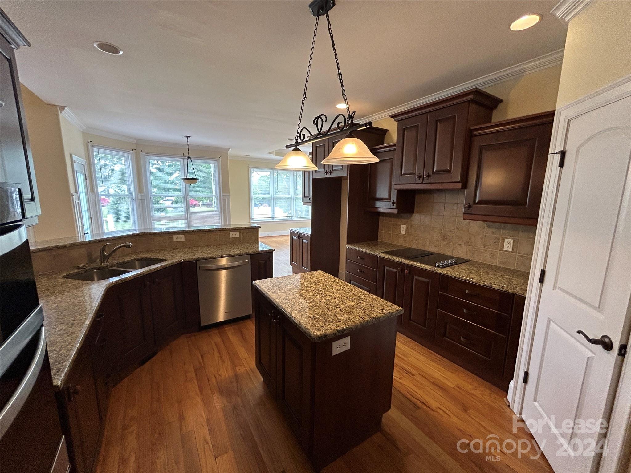 Paramount Shores - Residential Lease