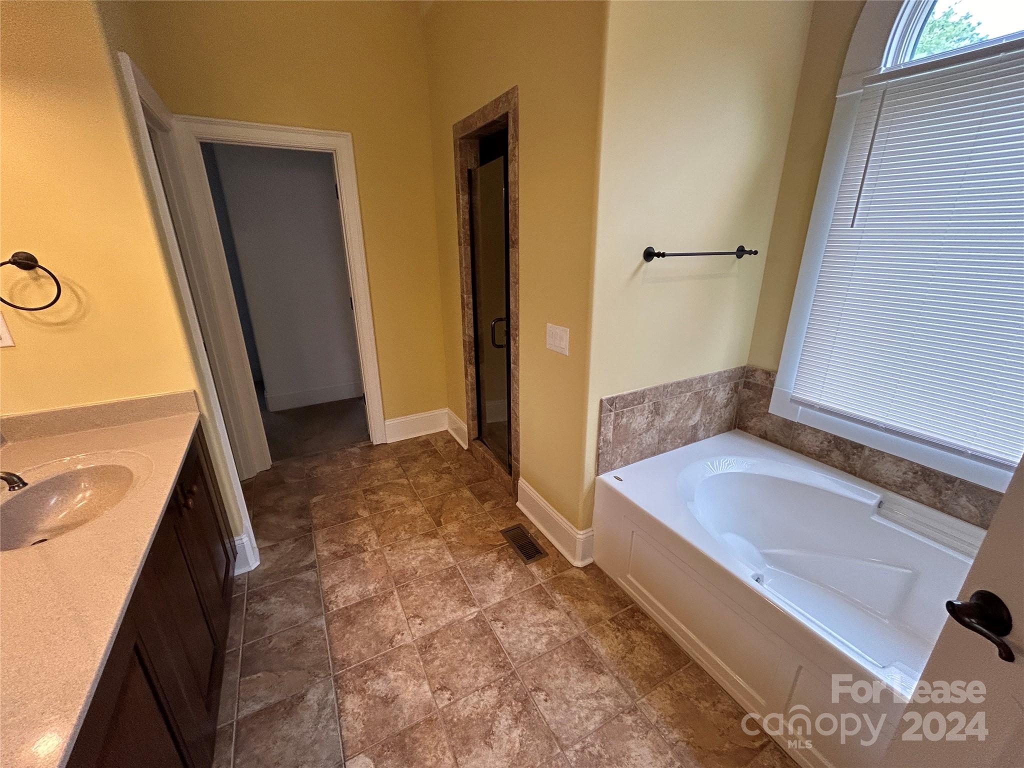 Paramount Shores - Residential Lease