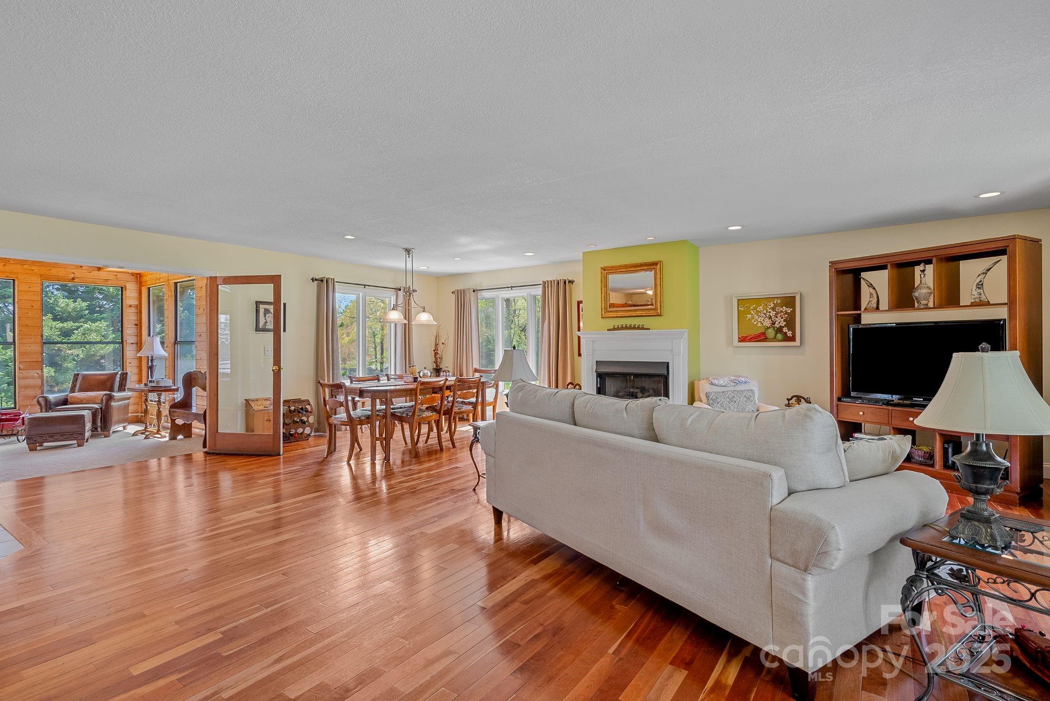 40 Singing Pines Drive