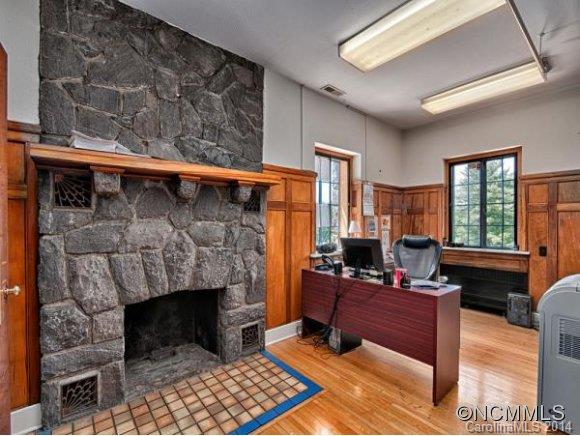 Montford - Commercial Sale