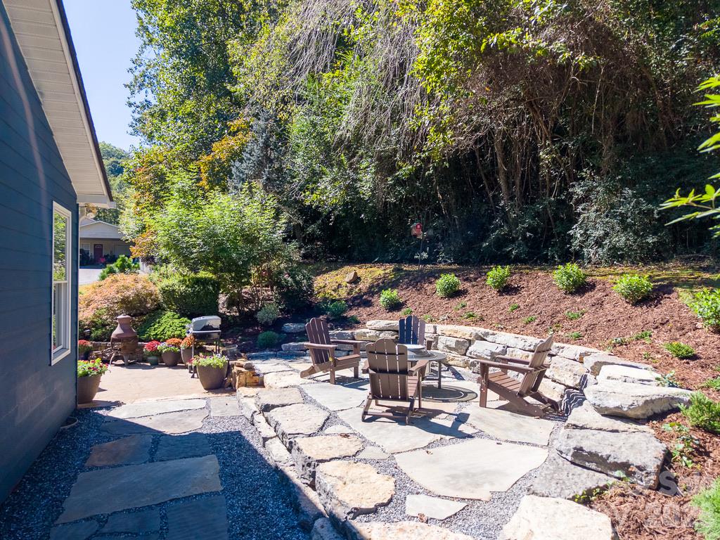 180 Paw Paw Cove