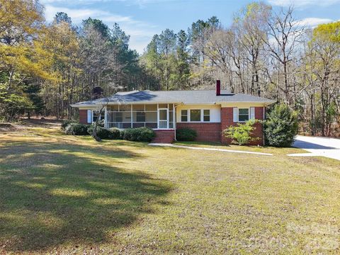 46 Pinecrest Avenue Great Falls SC 29055