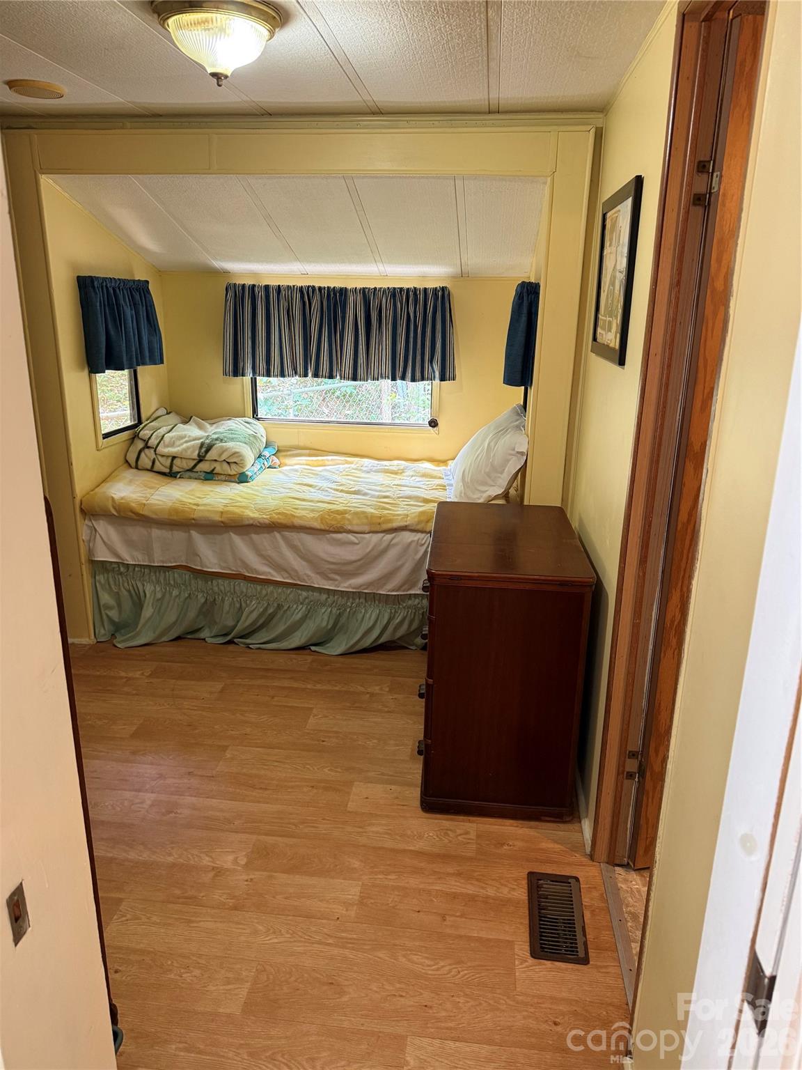 Twin Harbor - Residential