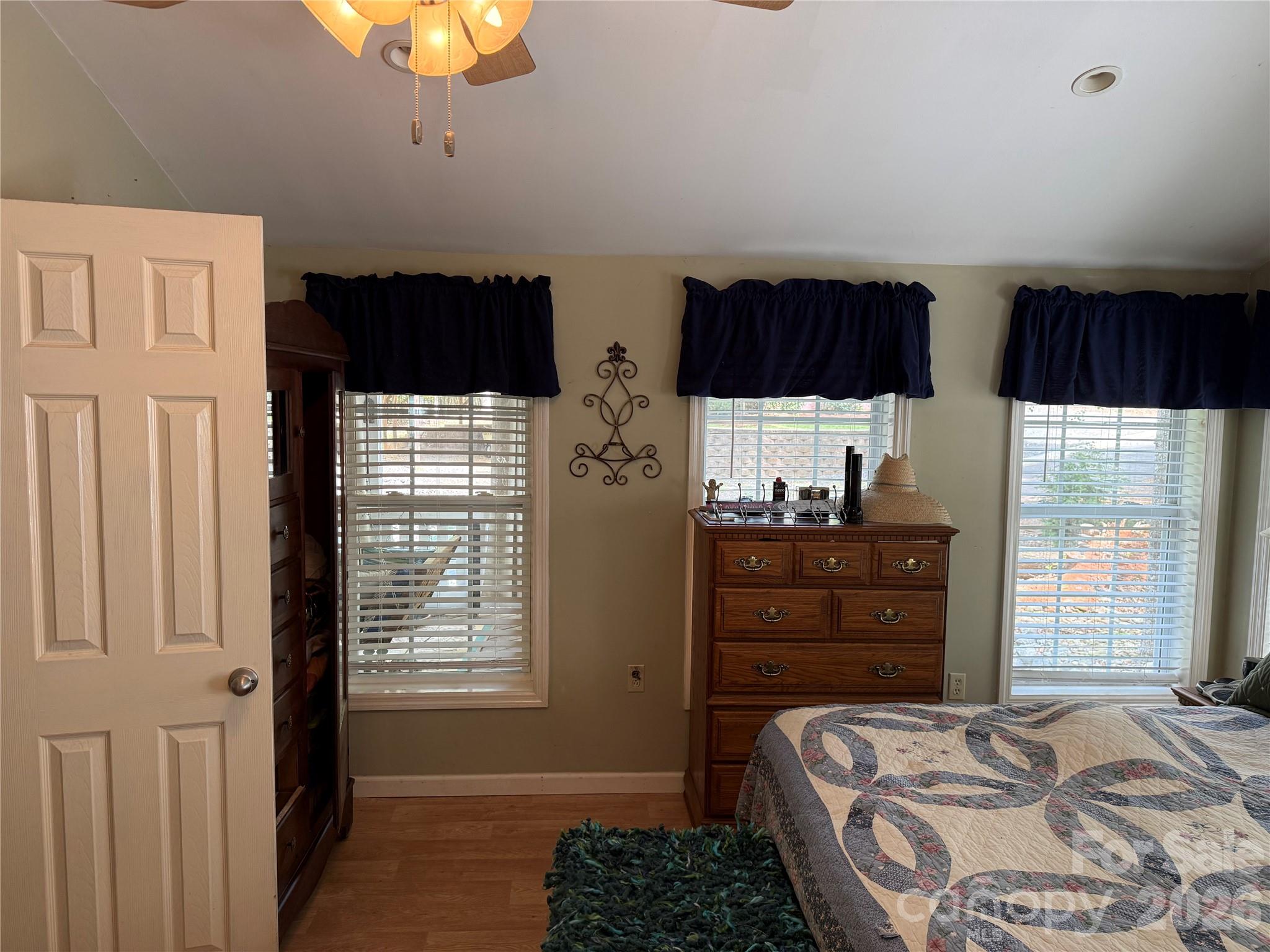 Twin Harbor - Residential