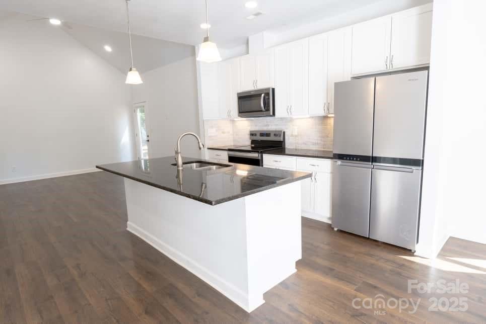 2880 Graceland Avenue