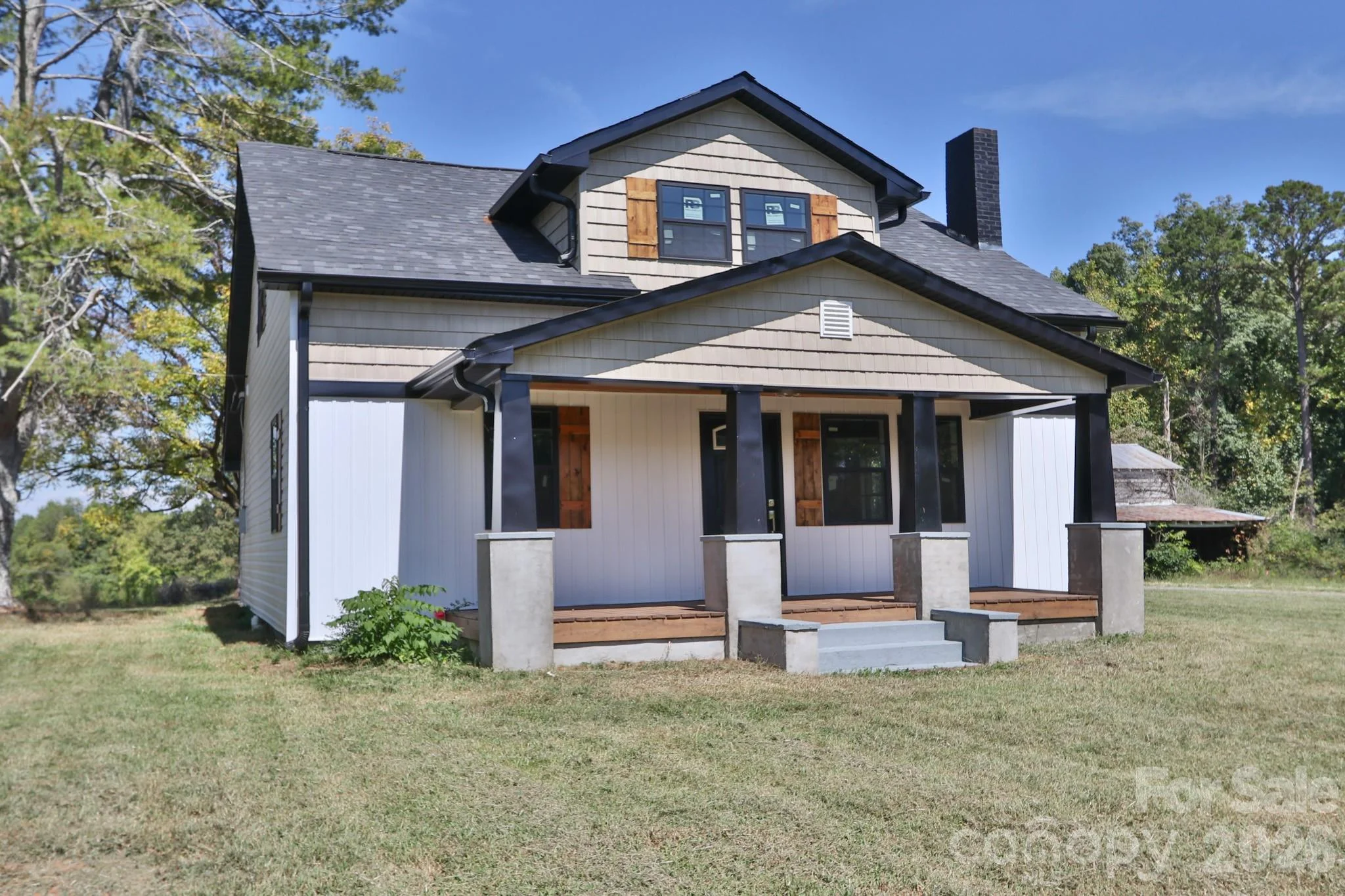 1826 N Oak Ridge Church Road, Yadkinville, NC, 27055