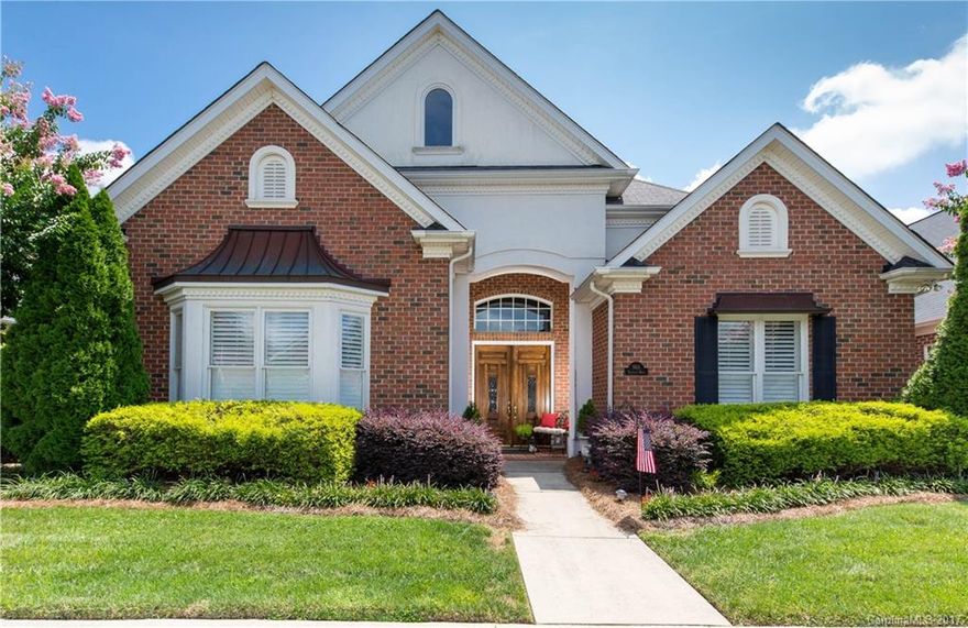 Immaculate Custom all Brick Patio Home in Laurel Creek.  Open & Bright Floor Plan w/Soaring Ceilings, Split Bedrooms, Large Loft Area & 4th Bedroom/Media Rm.  Large Master w/Private Luxury Master Bath.  Chef's Kitchen w/Plenty of Cabinets, Counter Space & a Pantry. Outdoors Features a Screen Porch, Brick Courtyard Patio w/Fountain.