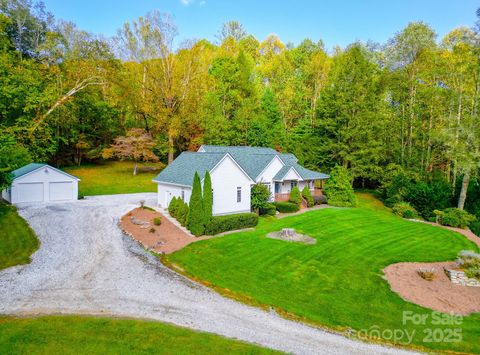 35 Country Wood Way Horse Shoe NC 28742