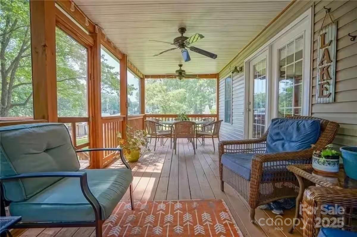 696 Springwood Drive