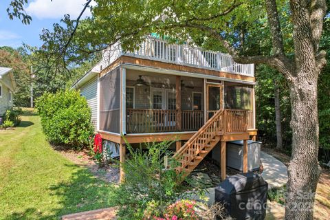 Photo of 696 Springwood Drive, Mount Gilead, NC 27306 (MLS # 4279516)