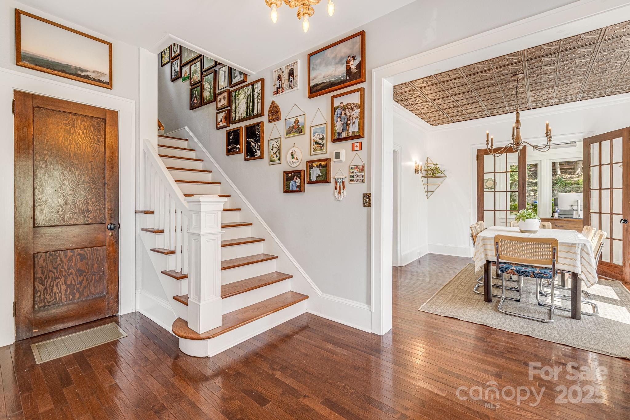 18 Robinwood Avenue