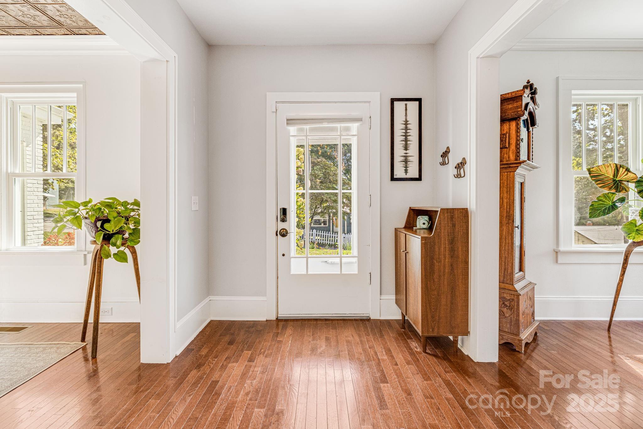 18 Robinwood Avenue