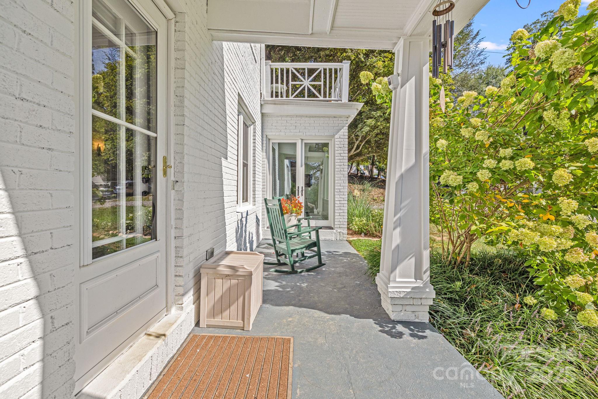 18 Robinwood Avenue