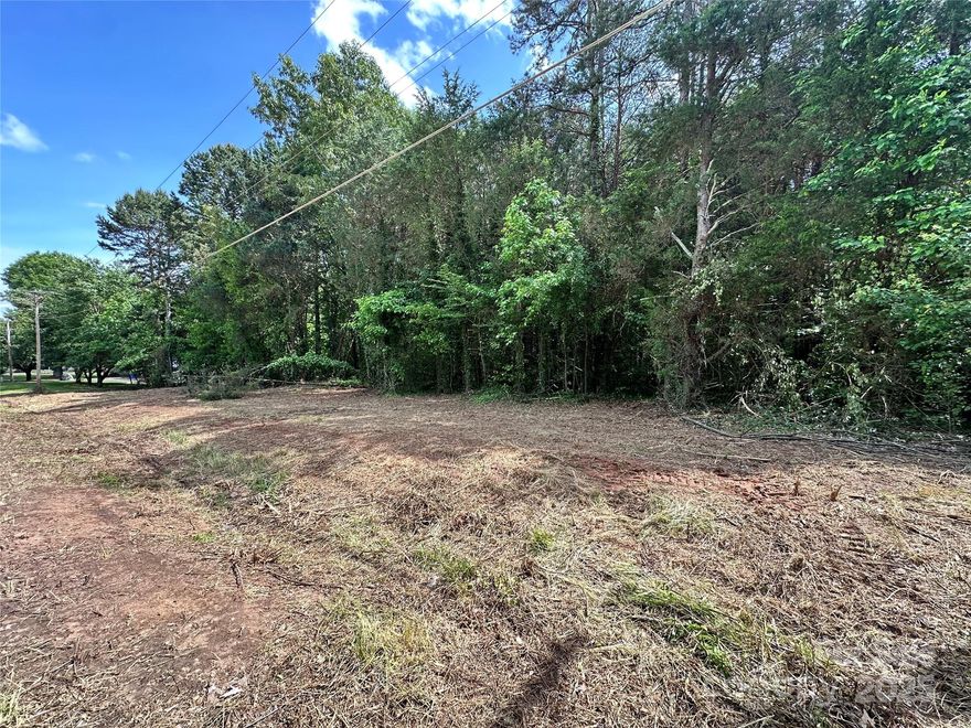 Build Your Dream Home on This Beautiful .83-Acre Lot in Statesville! Discover the perfect opportunity to create your ideal home on this level, spacious .83-acre lot located on peaceful Seven Oaks Lane in Statesville. Enjoy the privacy and space of a large lot while still being conveniently located near local amenities, schools, and highways. Whether you're ready to build now or planning for the future, this property is a smart investment in a growing area. *No road maintenance agreement in place. Outside of city limits, so no city taxes. No HOA.