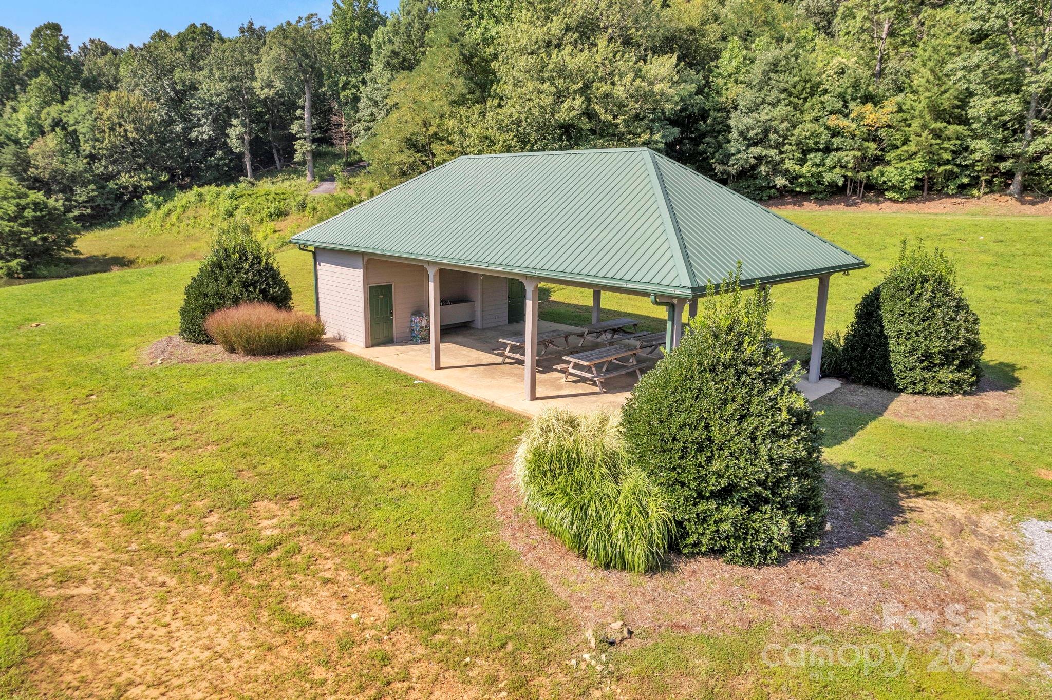 White Oak Mountain - Land