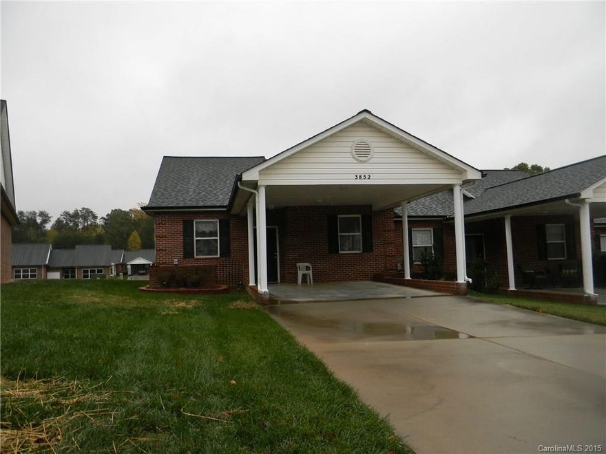 PRETTY END UNIT OVERLOOKING THE POND WITH OUTDOOR PATIO!!THIS 55 AND OLDER COMMUNITY OFFERS A GREAT CLUB HOUSE WITH COMMUNITY EVENTS, WALKING TRAILS, AND POND WITH WATERFALL!! CLOSE TO AREA SHOPPING,RESTAURANTS, AND FIRE DEPARTMENT!! THE UNIT HAS A WONDERFUL OPEN FLOOR PLAN WITH VAULTED CEILINGS! OWNERS SUITE HAS A LARGE WALK IN CLOSET AND HUGE BATHROOM!! OUTDOOR STORAGE CLOSET AND BEAUTIFUL VIEWS OVERLOOKING THE POND!! NICE OVERSIZED 1 CAR CARPORT! THIS WON'T LAST!!