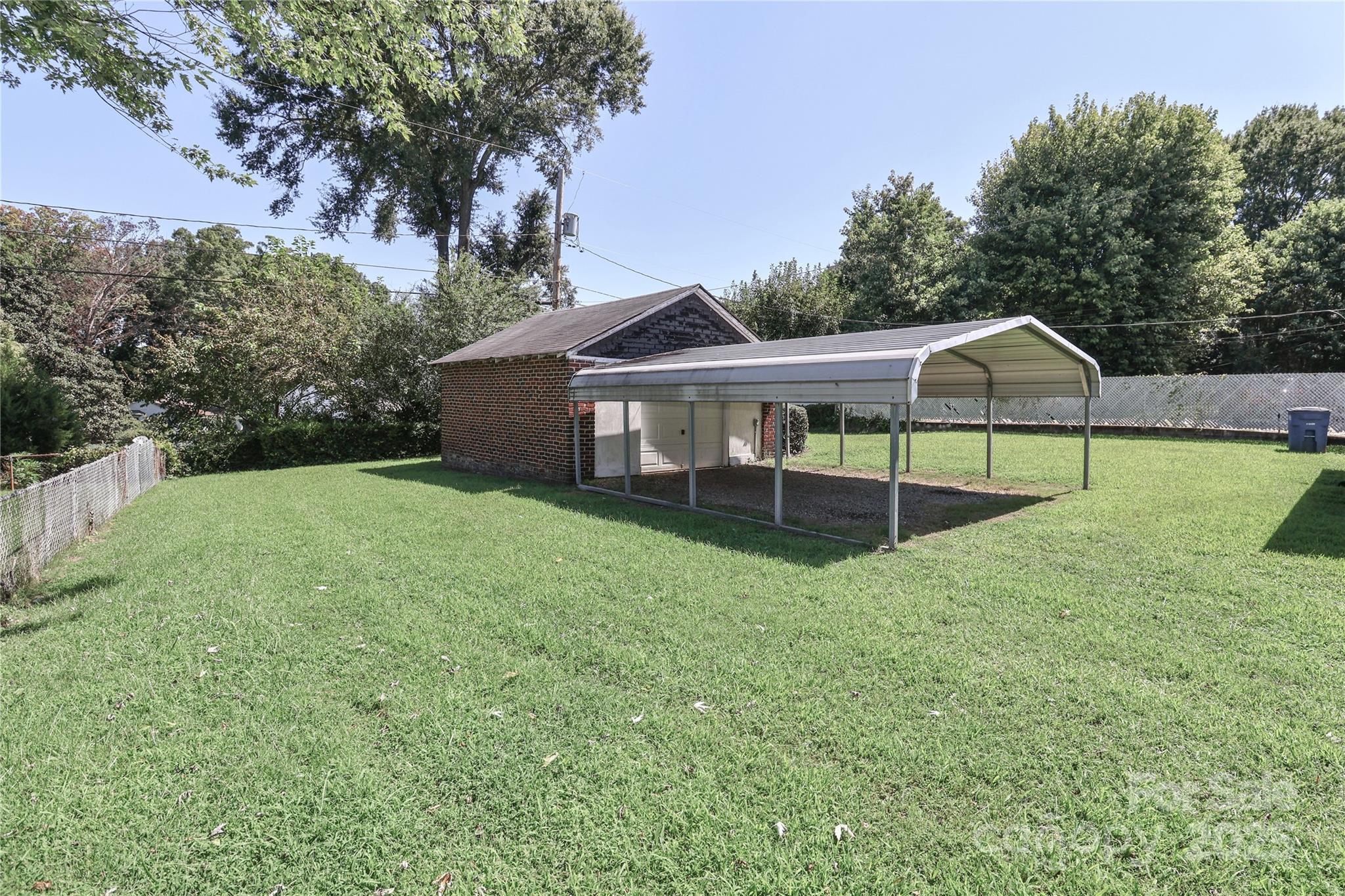 COUNTRY CLUB ESTATES - Residential