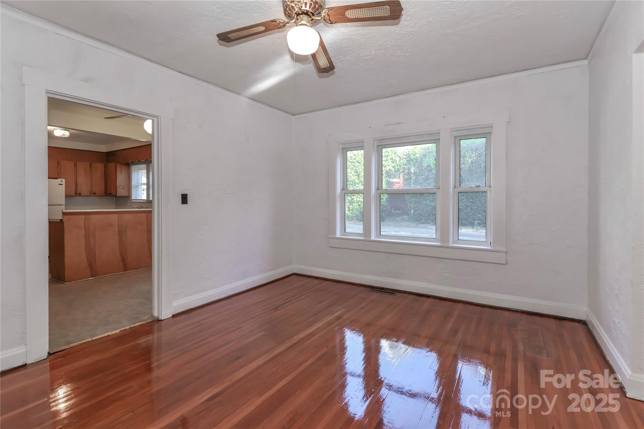 COUNTRY CLUB ESTATES - Residential