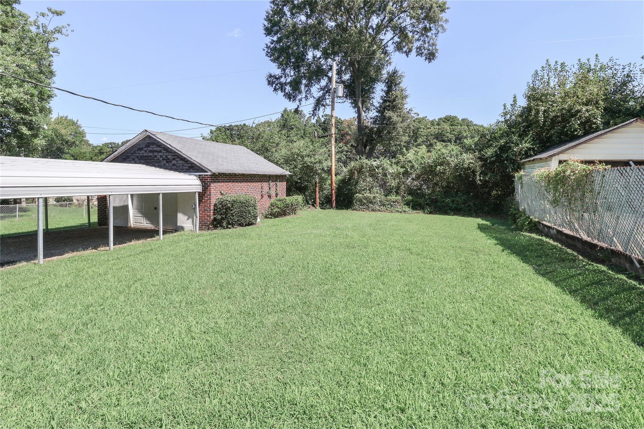 COUNTRY CLUB ESTATES - Residential