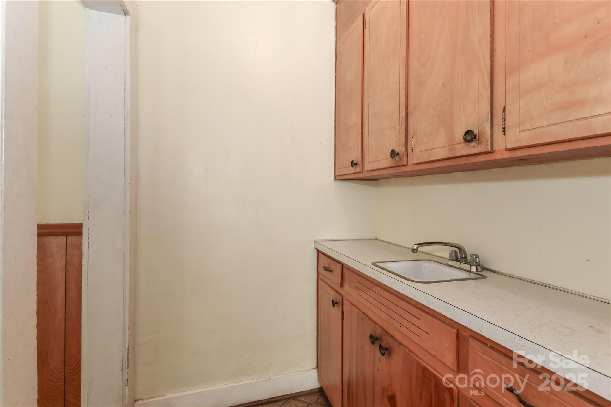 COUNTRY CLUB ESTATES - Residential