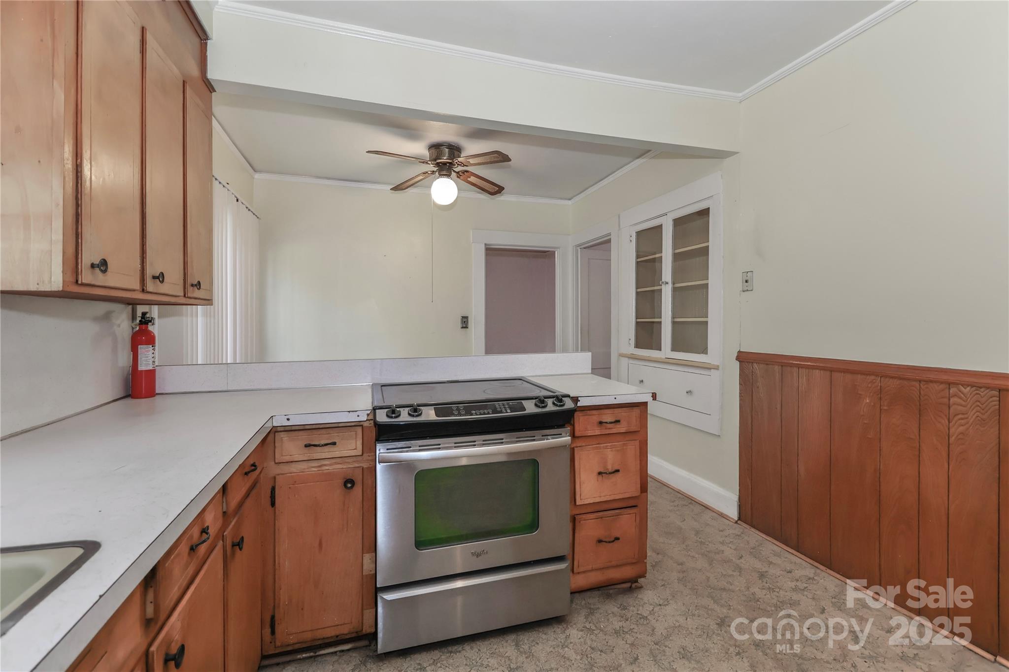 COUNTRY CLUB ESTATES - Residential