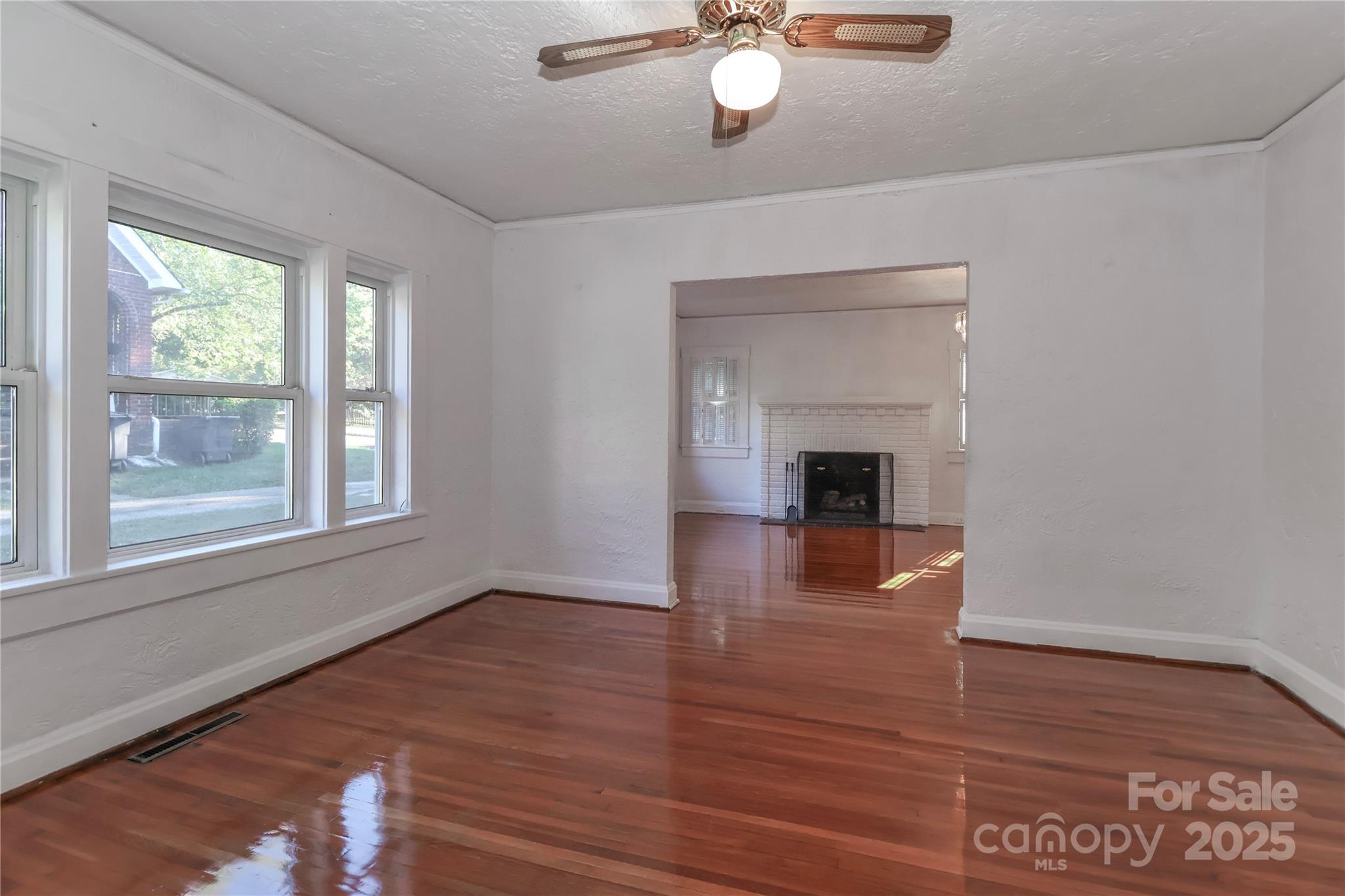 COUNTRY CLUB ESTATES - Residential