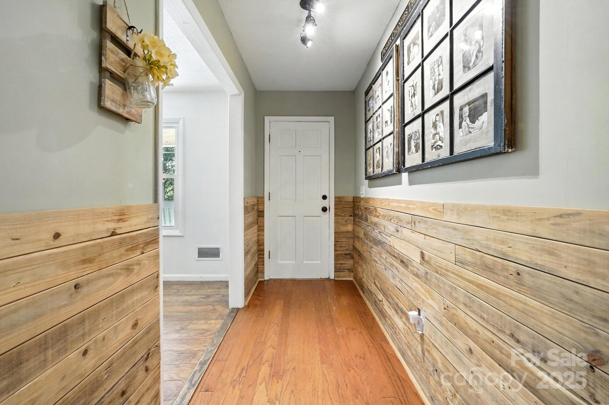 3306 Barr Road