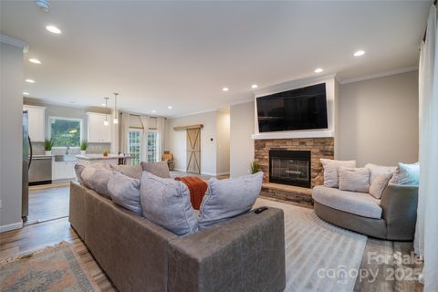 306 Burnsville School Road Burnsville NC 28714
