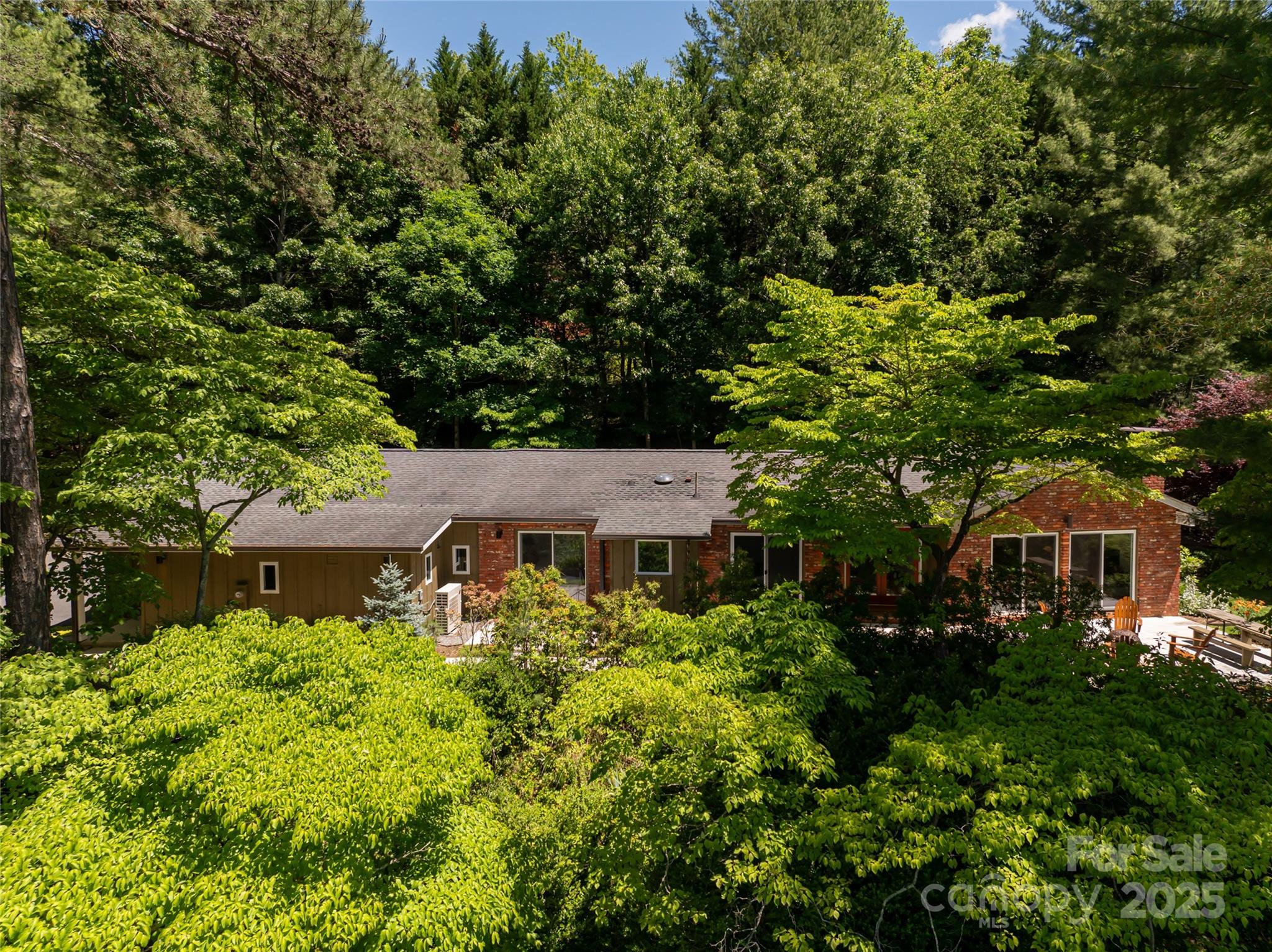 21 Woodbury Road