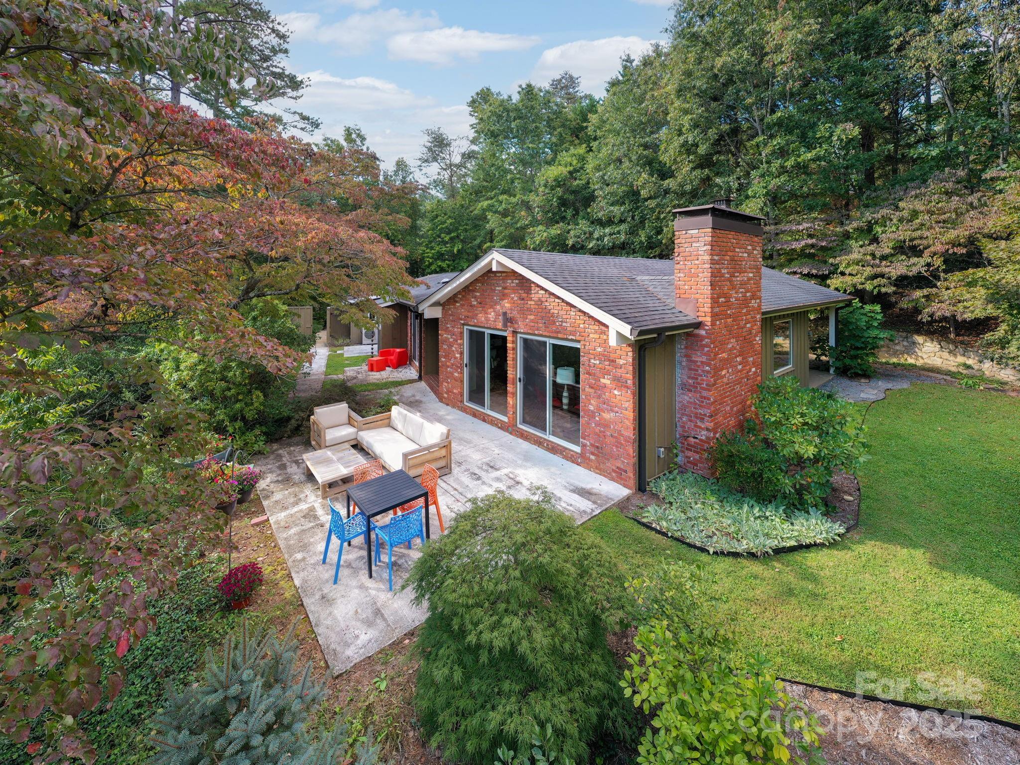 21 Woodbury Road