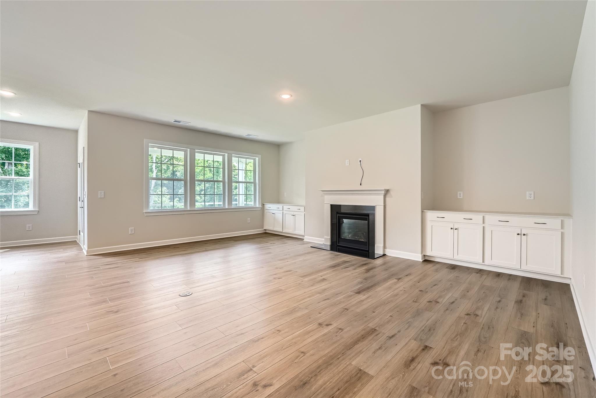 Roselyn - Residential