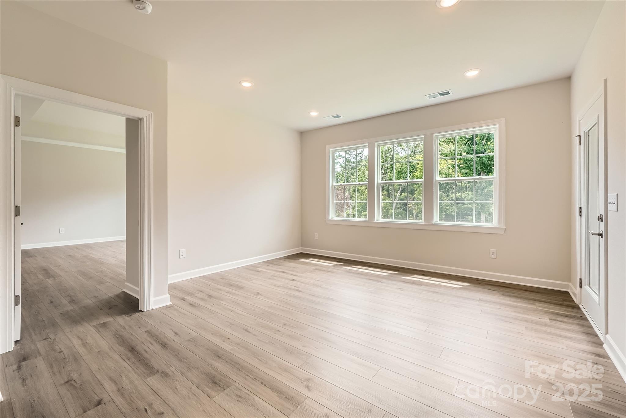 Roselyn - Residential